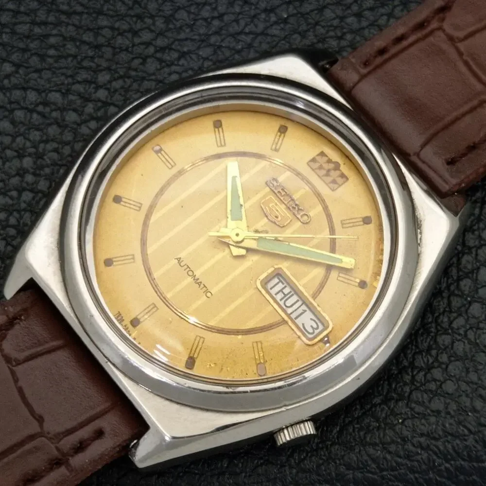 Vintage 1993 Seiko Automatic Mens Silver Watch W/daydate & Gold accents - Picture 6 of 10